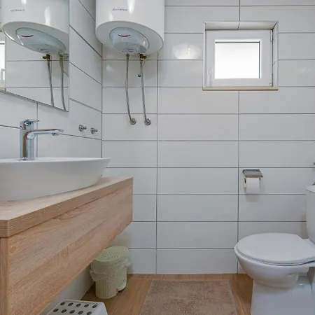 Апартаменты 1 Bedroom Amazing In