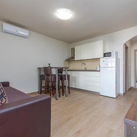 1 Bedroom Amazing In * Вир