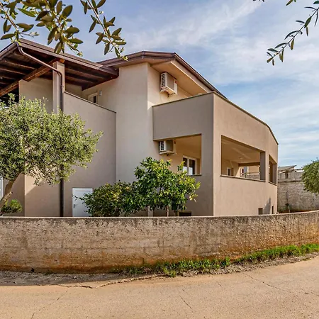 1 Bedroom Amazing In *